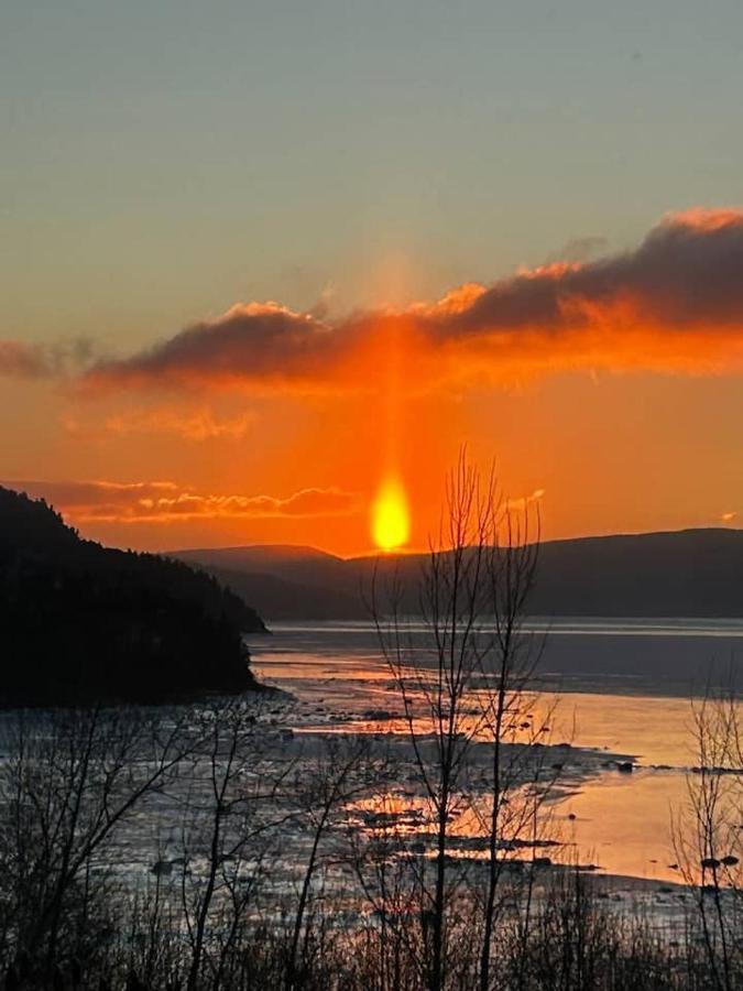 Suite 2 Fleche Du Fjord Vue Saguenay Mont Valin Saint-Fulgence Экстерьер фото