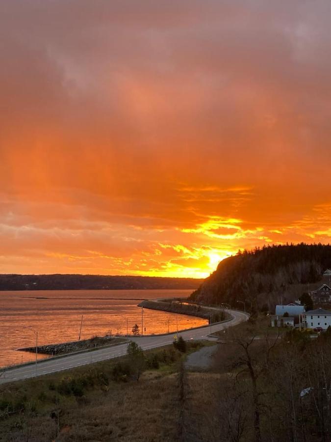 Suite 2 Fleche Du Fjord Vue Saguenay Mont Valin Saint-Fulgence Экстерьер фото